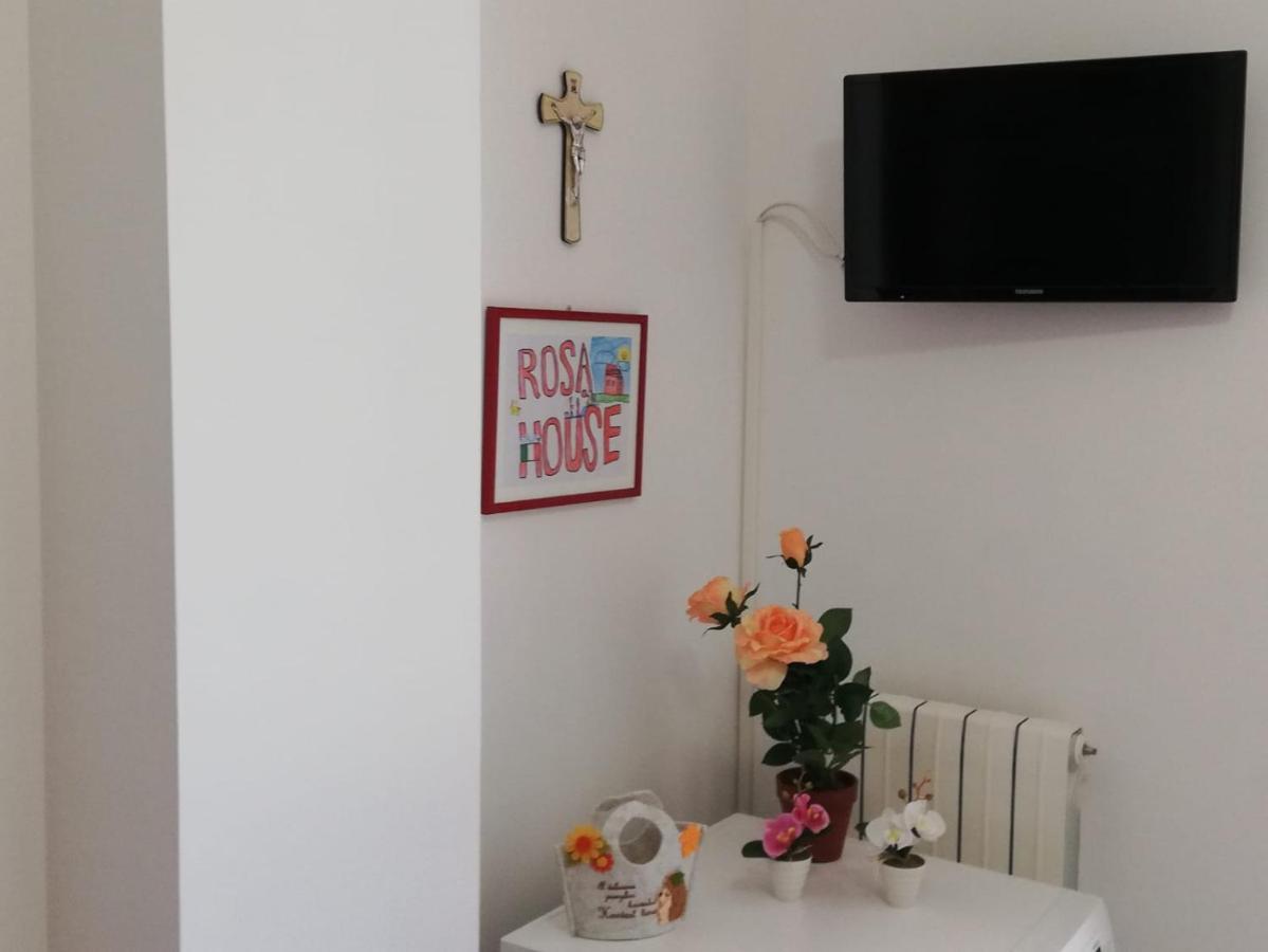 Apartamento Rosahouse Lecce Exterior foto
